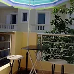 Cosy New Apartment- 5' To The Beach, 15' To Center Apartmán *