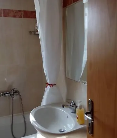 Daire Cosy New Apartment- 5' To The Beach, 15' To Center Hanya