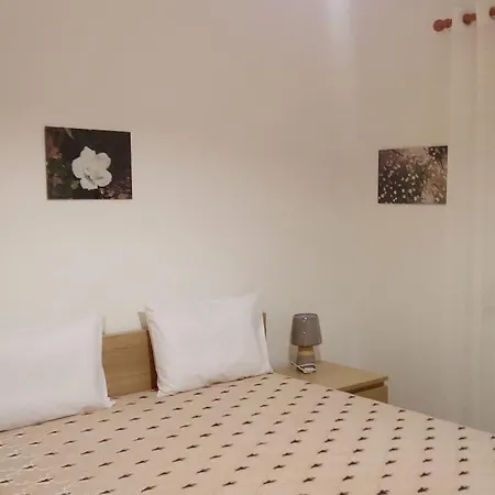 Daire Cosy New Apartment- 5' To The Beach, 15' To Center