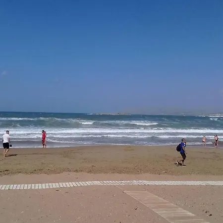 Cosy New Apartment- 5' To The Beach, 15' To Center