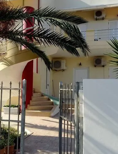 Cosy New Apartment- 5' To The Beach, 15' To Center Apartment