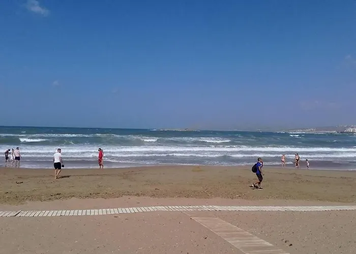 Cosy New Apartment- 5' To The Beach, 15' To Center