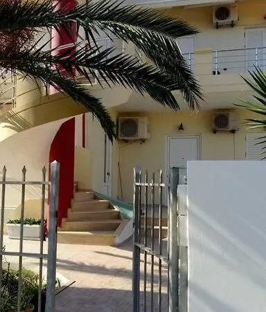 Cosy New Apartment- 5' To The Beach, 15' To Center Appartamento